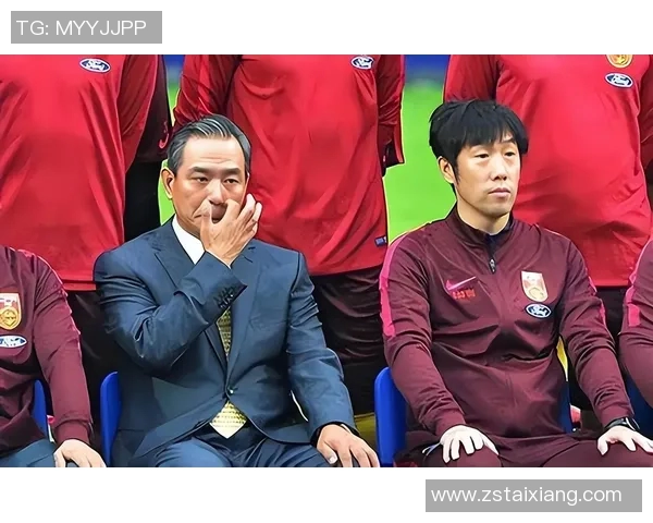 足球明星因争议行为被罚款瞬间表情曝光引发球迷热议